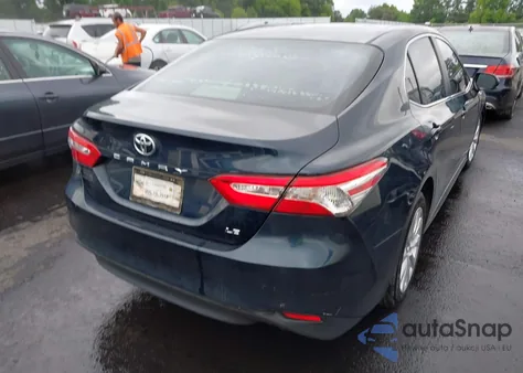 2018 Toyota Camry Le z USA, uszkodzony, nr VIN 4T1B11HK9JU614682